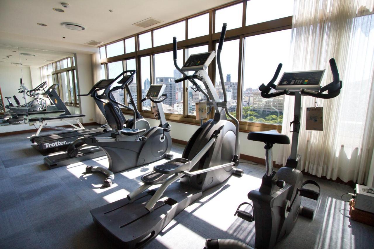 The Howard Plaza Hotel Kaohsiung Exterior photo A gym at a hotel